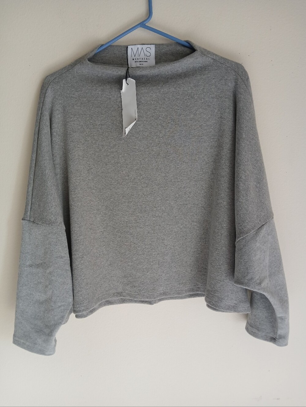 MAS Montreal NWT One Size Slouch Cropped Top